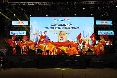 Sôi nổi Đêm nhạc hội Thanh niên công nhân năm 2025