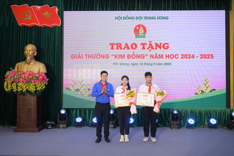 Bắc Giang có 02 đội viên tiêu biểu được nhận Giải thưởng Kim Đồng năm học 2024 - 2025
